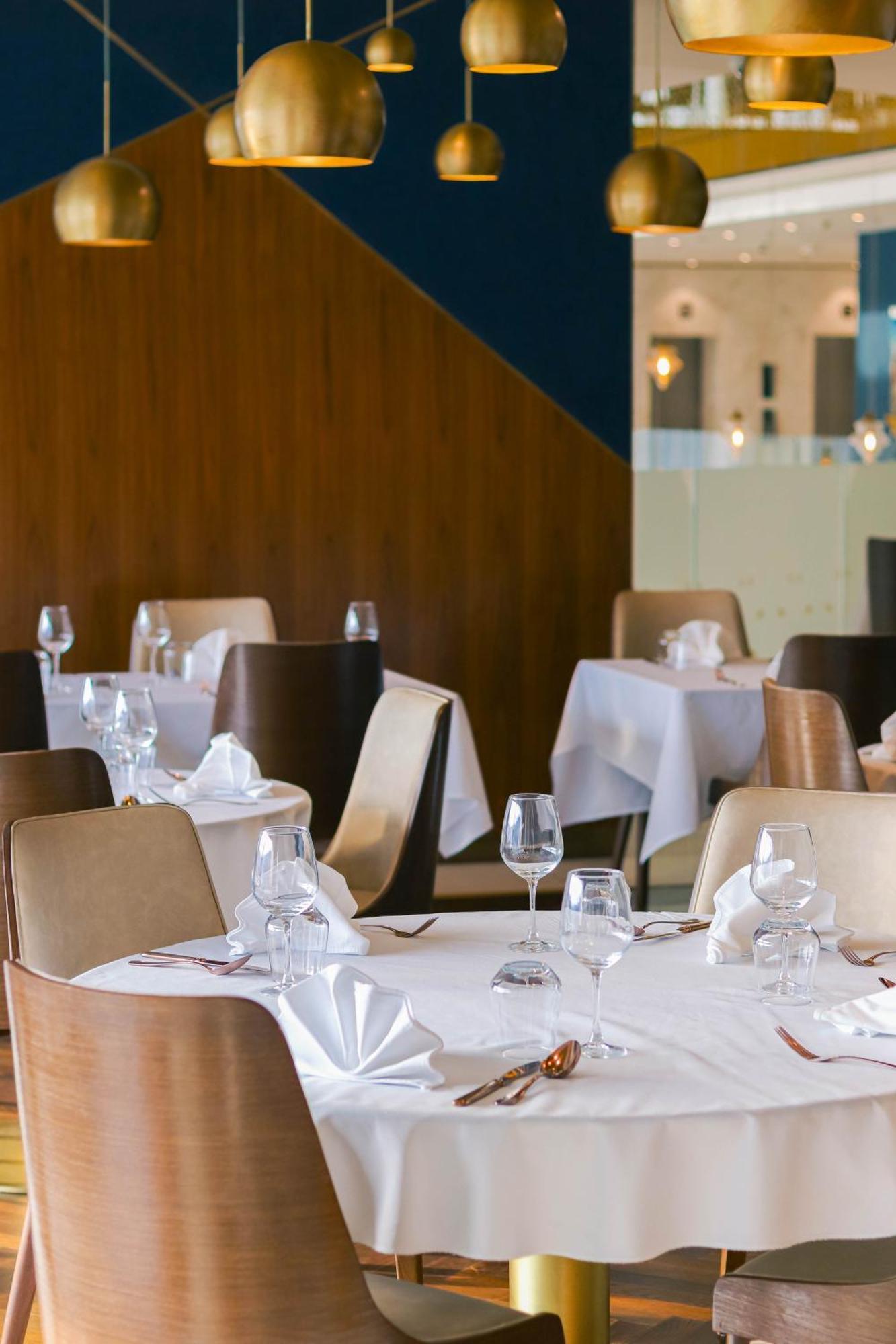 スイスホテル サラエボ サラエヴォ エクステリア 写真 Restaurant interior
