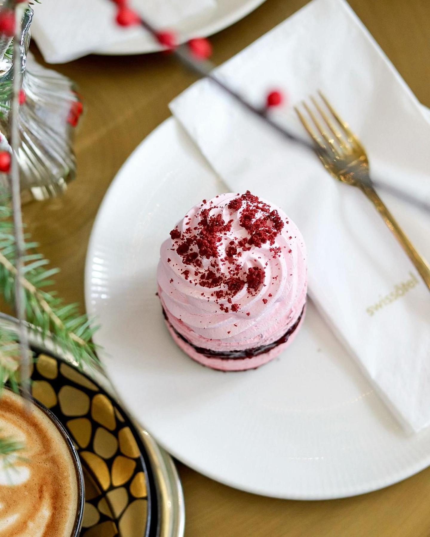 スイスホテル サラエボ サラエヴォ エクステリア 写真 A cupcake
