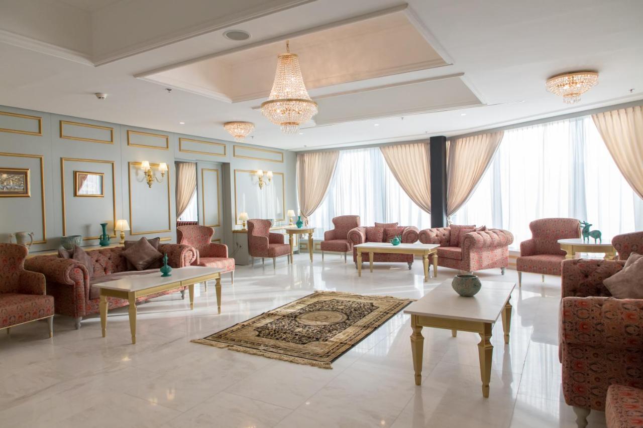 スイスホテル サラエボ サラエヴォ エクステリア 写真 The lobby of the hotel