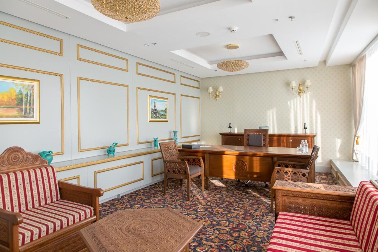 スイスホテル サラエボ サラエヴォ エクステリア 写真 The office of the President of the University
